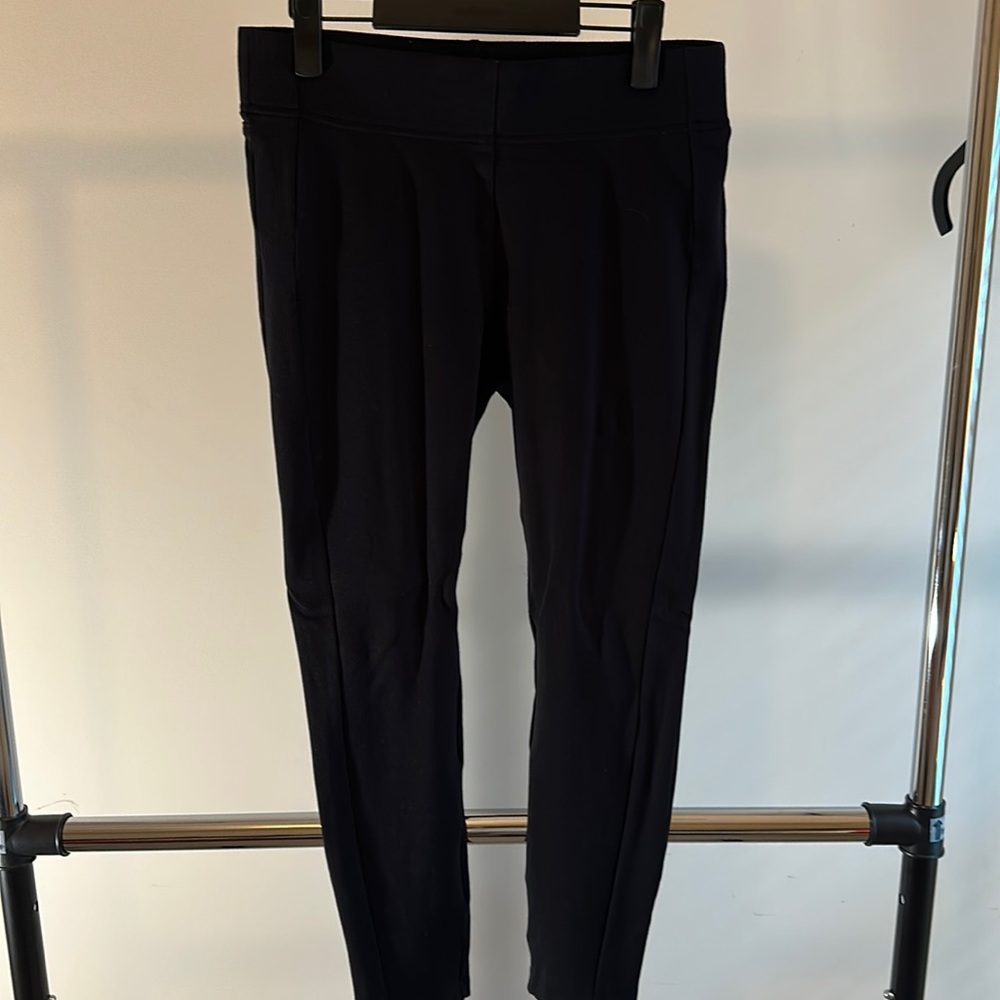 Black women’s leggings. Medium. Loft. Like New. Perfect condition